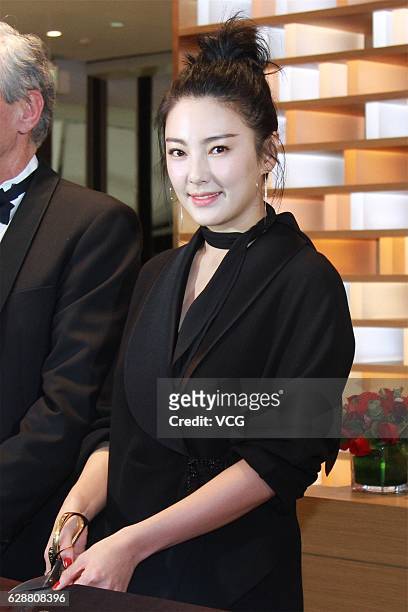 926 Zhang Yuqi Photos and Premium High Res Pictures - Getty Images