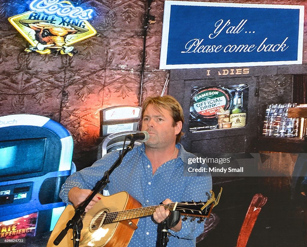 "Keepin' It Country With Daryle Singletary" At National Finals Rodeo
