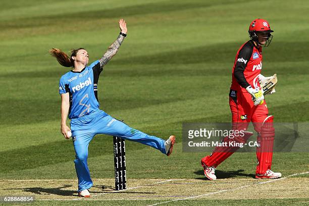 Sarah Coyte of the Strikers bowls during the Women's Big Bash League match between the Adelaide Strikers and the Melbourne Renegades at North Sydney...