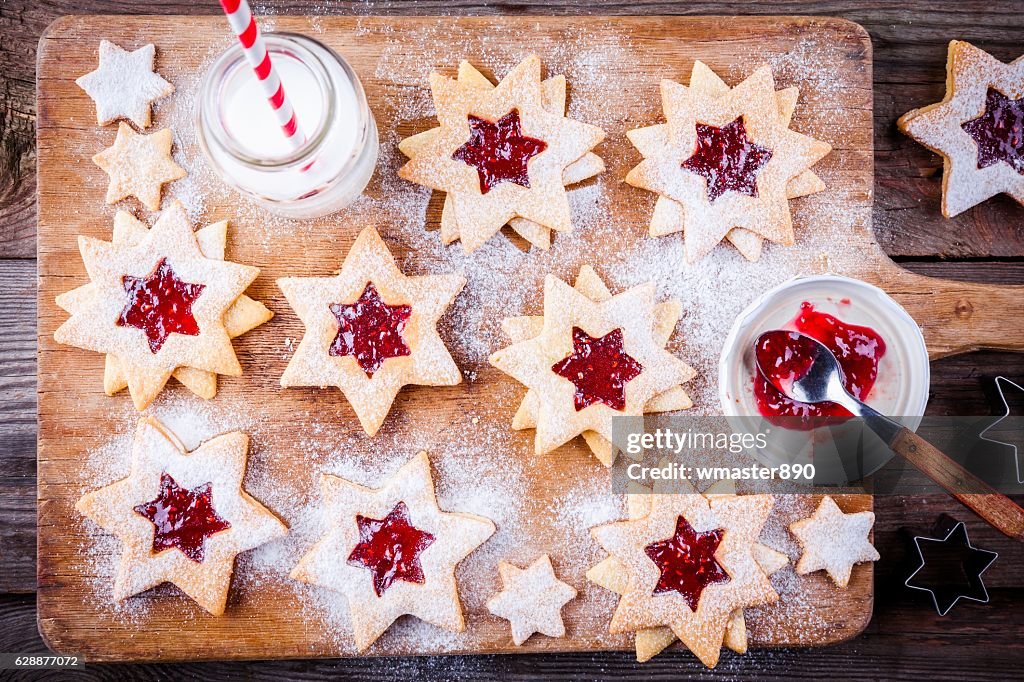 Christmas Linzer cookies with raspberry jam