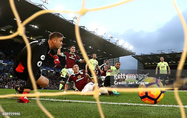 Stephen Ward of Burnley scores his sides first goal during the Premier League match between Burnley and AFC Bournemouth at Turf Moor on December 10,...