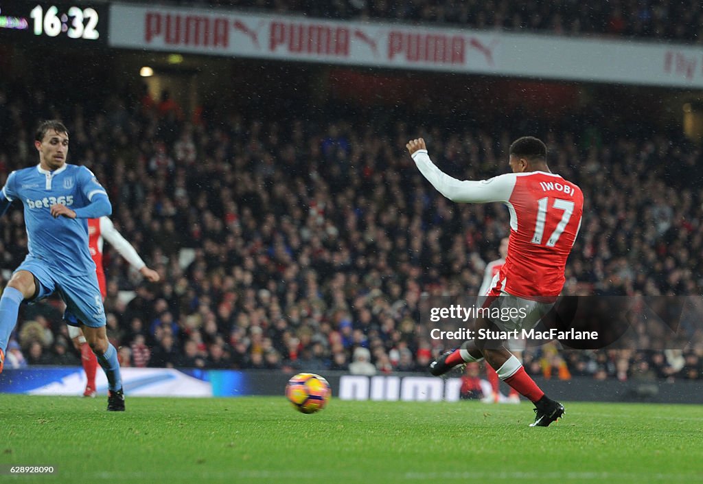 Arsenal v Stoke City - Premier League