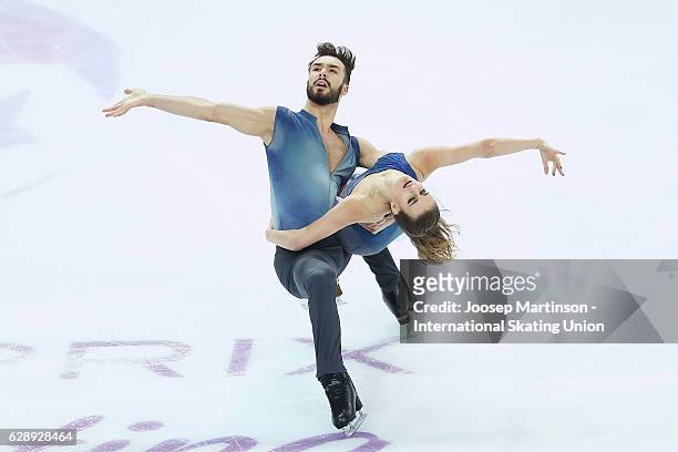 Gabriella Papadakis and Guillaume Cizeron of France compete during Senior Ice Dance Free Dance on day three of the ISU Junior and Senior Grand Prix...