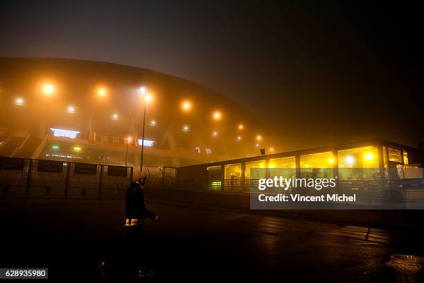 The match is postponed because of the fog during the ligue 1 match between FC Nantes and SM Caen at Stade de la Beaujoire on December 10, 2016 in...