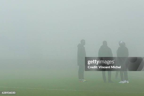 The match is postponed because of the fog during the ligue 1 match between FC Nantes and SM Caen at Stade de la Beaujoire on December 10, 2016 in...