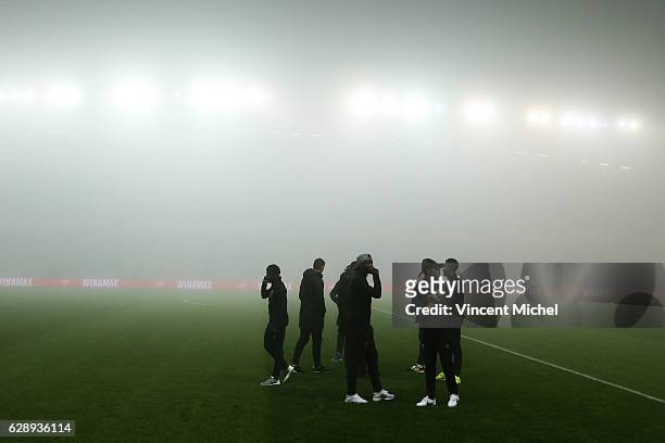 The match is postponed because of the fog during the ligue 1 match between FC Nantes and SM Caen at Stade de la Beaujoire on December 10, 2016 in...