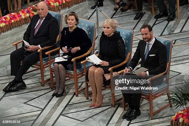King Harald of Norway, Queen Sonja of Norway, Crown Princess Mette Marit of Norway and Crown Prince Haakon of Norway watch as President Juan Manuel...