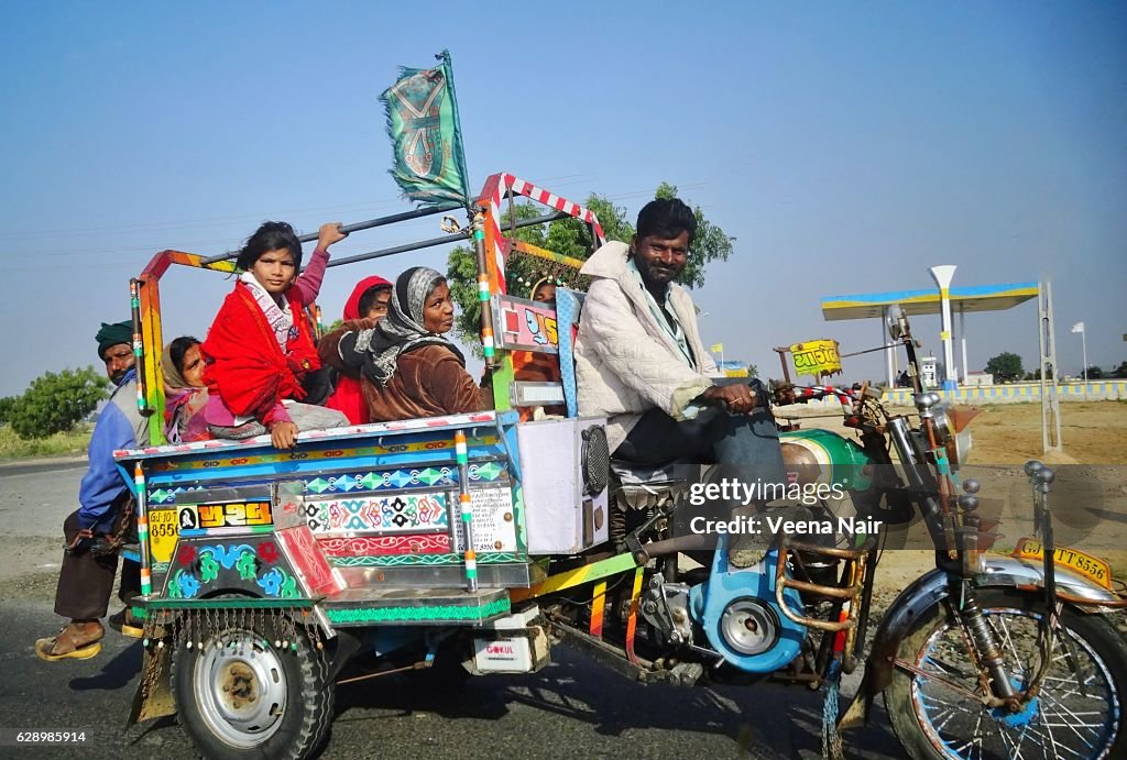 Chakda Motorcycle Rikshaw Carrying Passengerskutchgujarat High-Res ...