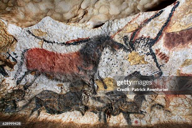 International Center of Parietal Art at the foot of the hill of Lascaux.The major element of the site is the facsimile which reproduces the entirely...