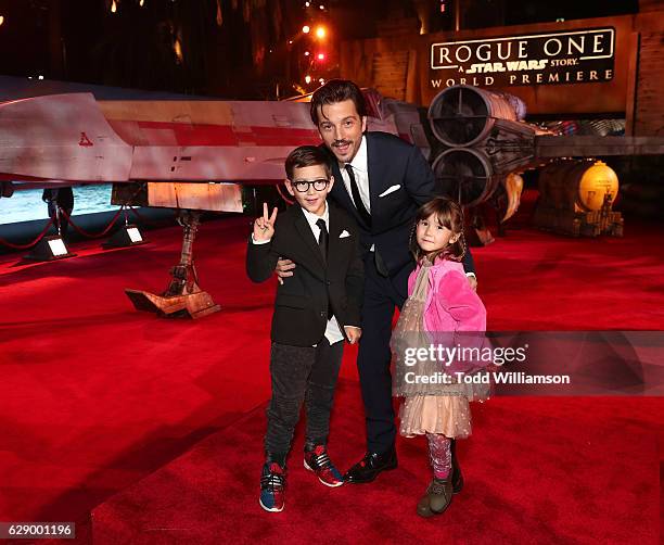 Diego Luna and children Jeronimo Luna and Fiona Luna attend the premiere of Walt Disney Pictures And Lucasfilm's "Rogue One: A Star Wars Story" at...