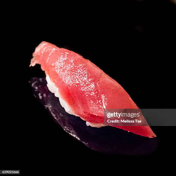 akami sushi - nigiri stock-fotos und bilder