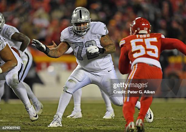 Offensive tackle Donald Penn of the Oakland Raiders gets set on the line of scrimmage against the Kansas City Chiefs during the first half on...