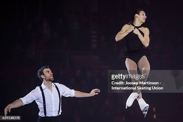 Meagan Duhamel and Eric Radford of Canada perform during Gala Exhibition on day four of the ISU Junior and Senior Grand Prix of Figure Skating Final...