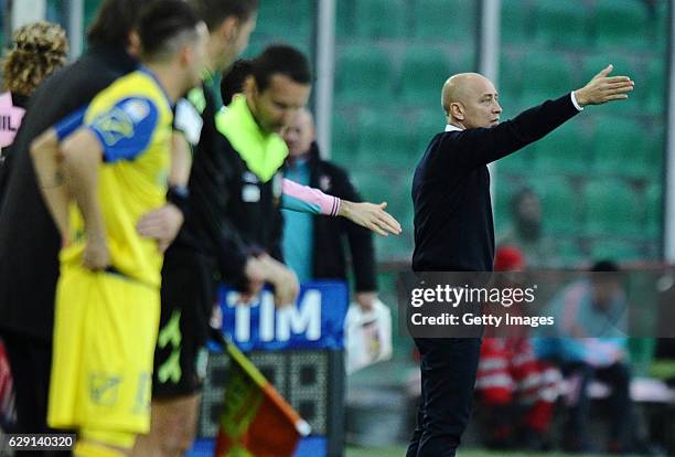 Head Coach Eugenio Corini of Palermo in action during the Serie A match between US Citta di Palermo and AC ChievoVerona at Stadio Renzo Barbera on...