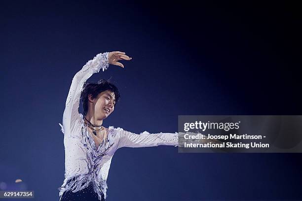 Yuzuru Hanyu of Japan performs during Gala Exhibition on day four of the ISU Junior and Senior Grand Prix of Figure Skating Final at Palais...