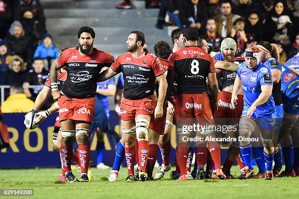 Romain Taofifenua and Mamauka Gorgodze of Toulon during the European Champions Cup match between Toulon and Scarlets on December 11, 2016 in Toulon,...