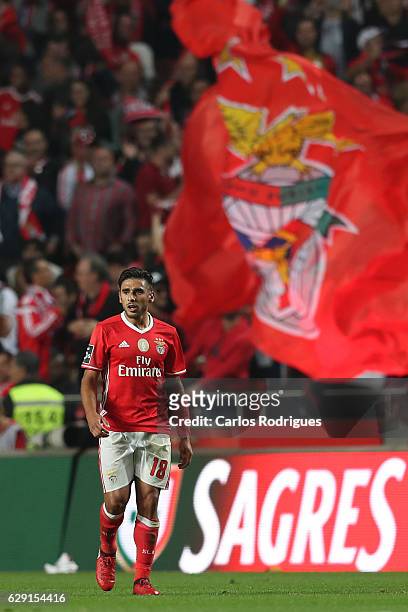 Benfica's forward Eduardo Salvio from Argentina celebrates scoring Benfica's first goal during the match between SL Benfica v Sporting CP for the...