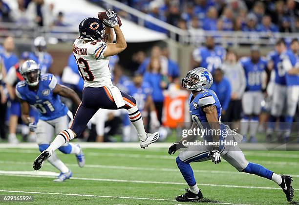 Daniel Braverman of the Chicago Bears catches a pass against Asa Jackson of the Detroit Lions during fourth quarter acton at Ford Field on December...