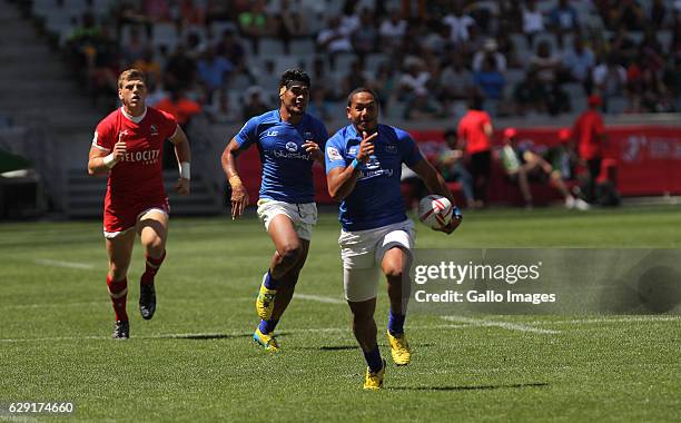 Ed Fidow of Samoa during the match between Samoa and Canada during day 2 of the HSBC Cape Town Sevens at Cape Town Stadium on December 11, 2016 in...