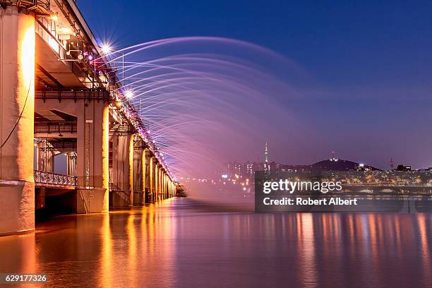 seoul banpo bridge - han river stockfoto's en -beelden