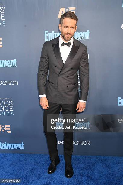 Actor Ryan Reynolds attends The 22nd Annual Critics' Choice Awards at Barker Hangar on December 11, 2016 in Santa Monica, California.