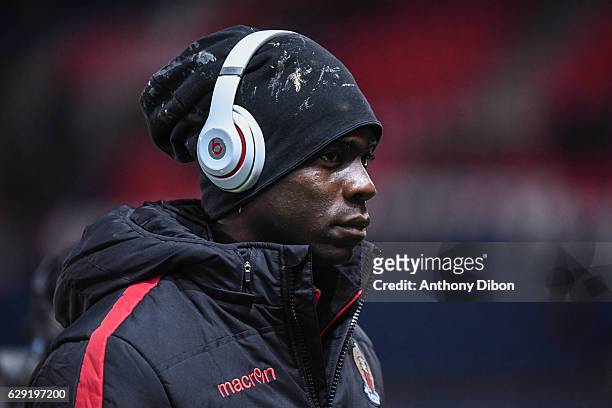 Mario Balotelli of Nice during the French Ligue 1 match between Paris Saint Germain and Nice at Parc des Princes on December 11, 2016 in Paris,...