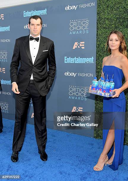 Actor Timothy Simons attends the 22nd Annual Critics' Choice Awards presented by FIJI Water at Barker Hangar on December 11, 2016 in Santa Monica,...