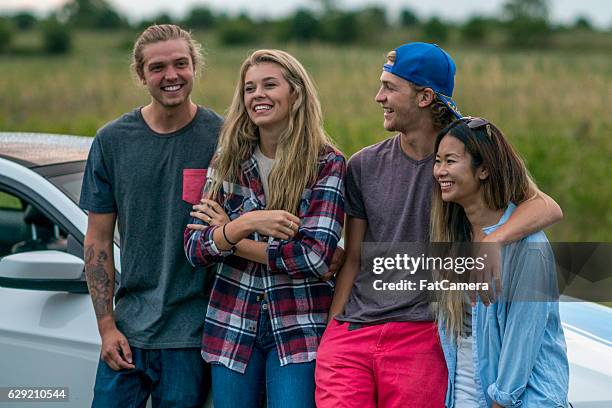 college friends on a road trip - spring break road trip stock pictures, royalty-free photos & images