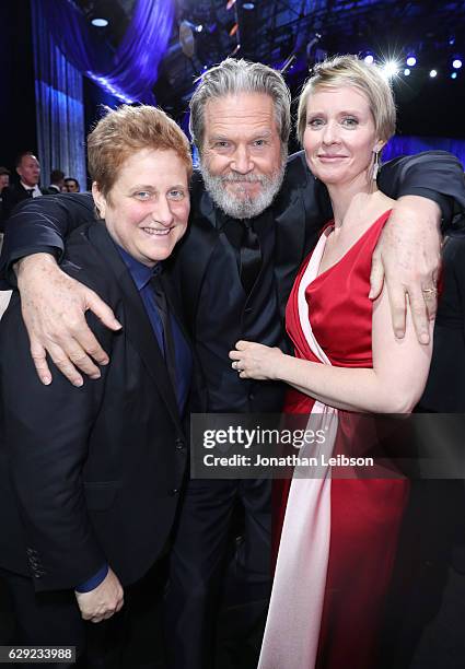 Christine Marinoni, actor Jeff Bridges, and actress Cynthia Nixon at the 22nd Annual Critics' Choice Awards presented by Landmark Vineyards at Barker...