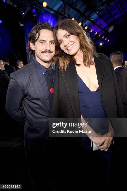 Actors Milo Ventimiglia and Mandy Moore attend The 22nd Annual Critics' Choice Awards at Barker Hangar on December 11, 2016 in Santa Monica,...