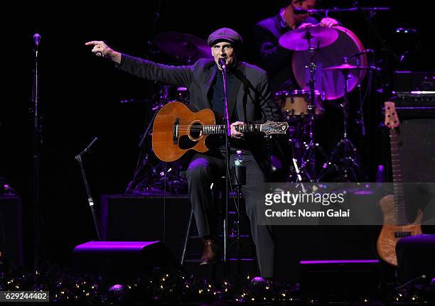 Headliner James Taylor performs at WCBS-FM 101.1's Holiday in Brooklyn concert at Barclays Center of Brooklyn on December 9, 2016 in New York City.