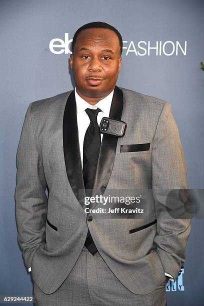 Actor Roy Wood Jr. Attends The 22nd Annual Critics' Choice Awards at Barker Hangar on December 11, 2016 in Santa Monica, California.