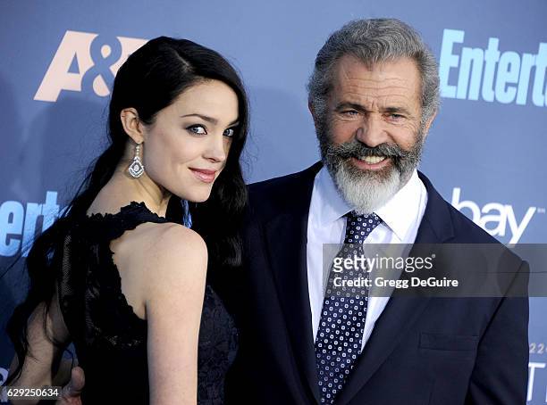Actor Mel Gibson and Rosalind Ross arrive at The 22nd Annual Critics' Choice Awards at Barker Hangar on December 11, 2016 in Santa Monica, California.