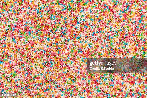 colorful sugar balls - confeito colorido para bolos imagens e fotografias de stock