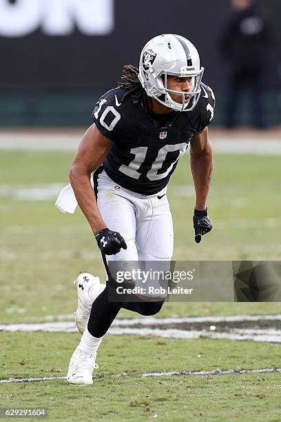 Seth Roberts of the Oakland Raiders runs during the game against the Carolina Panthers at the Oakland-Alameda County Coliseum on November 27, 2016 in...