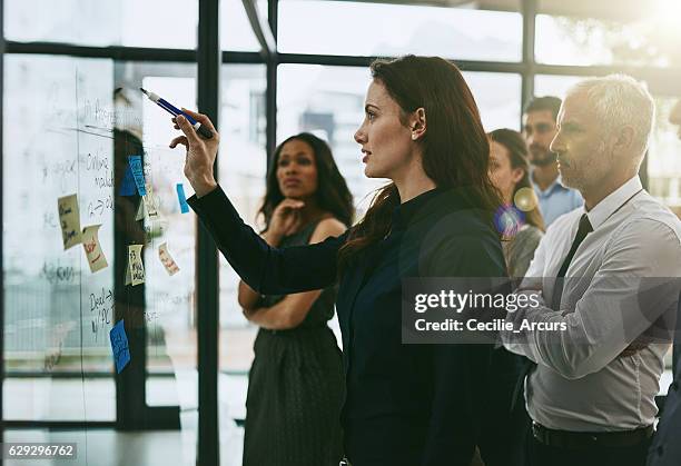 liderar el proceso de planificación - estrategia fotografías e imágenes de stock