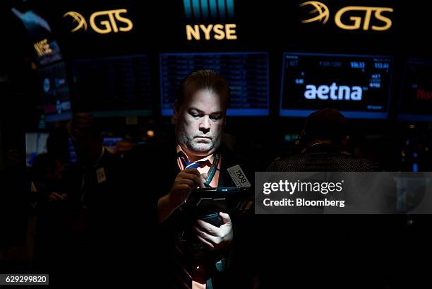 Bloomberg Best of the Year 2016: A trader works on the floor of the New York Stock Exchange in New York, U.S., on Friday, May 20, 2016. U.S. Stocks...