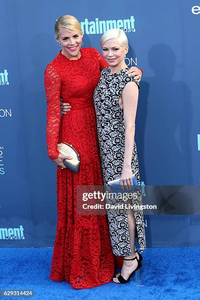 Actresses Busy Philipps and Michelle Williams attend the 22nd Annual Critics' Choice Awards at Barker Hangar on December 11, 2016 in Santa Monica,...