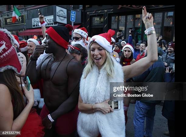 Speedo Run Santa Speedo Run Photos and Premium High Res Pictures - Getty Images