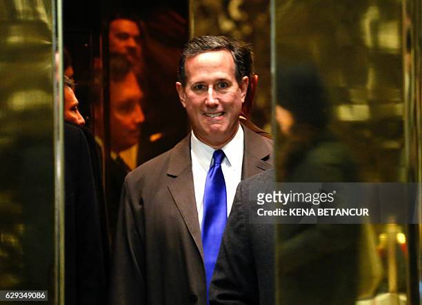 Rick Santorum arrives for a meeting with US President-elect Donald Trump at Trump Tower December 12, 2016 in New York. / AFP / KENA BETANCUR
