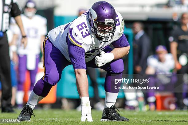 Minnesota Vikings Offensive Guard Brandon Fusco lines up for a play during the NFL game between the Minnesota Vikings and the Jacksonville Jaguars on...