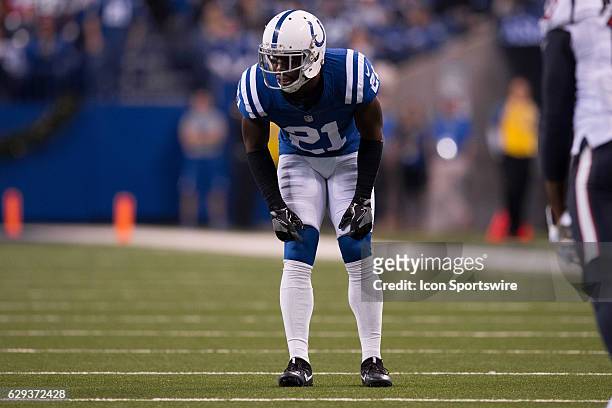 Indianapolis Colts cornerback Vontae Davis looks into the quarterback during the NFL game between the Houston Texans and Indianapolis Colts on...