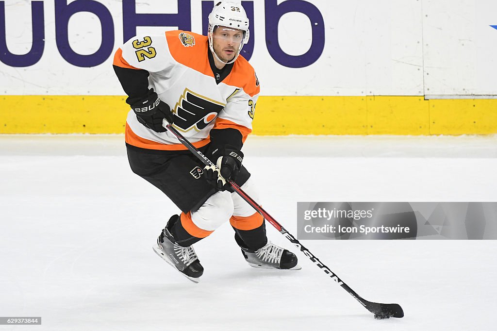 NHL: DEC 10 Stars at Flyers