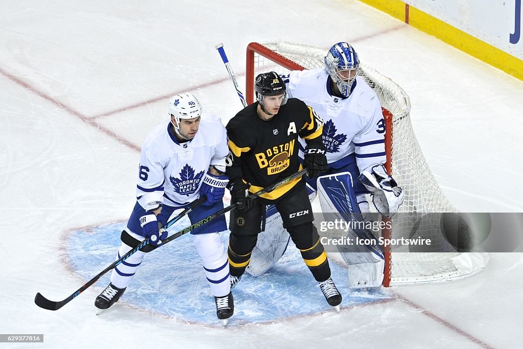 NHL: DEC 10 Maple Leafs at Bruins