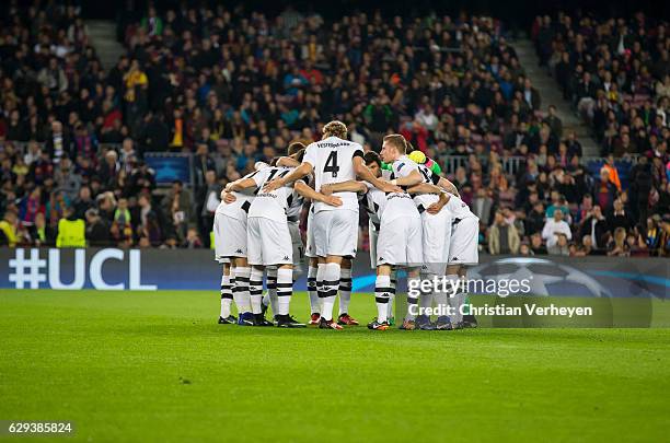 The Team of Borussia Moenchengladbach during the UEFA Champions League match between FC Barcelona and Borussia Moenchengladbach at Camp Nou on...