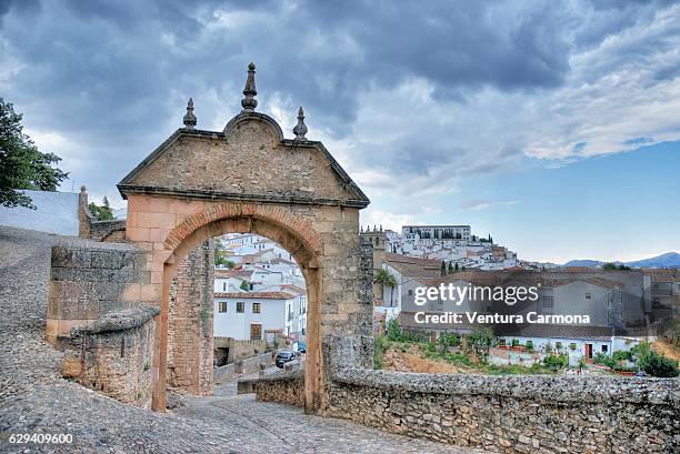 ronda - puerta de felipe v - vejer de la frontera stockfoto's en -beelden