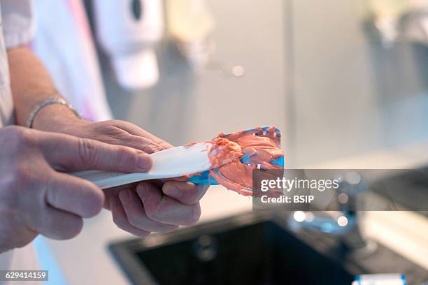 Ears, Nose & Throat, Head and Neck surgery specialist, Lyon-Nord Rillieux polyclinic. Consultation with a patient showing symptoms of sleep apnea....