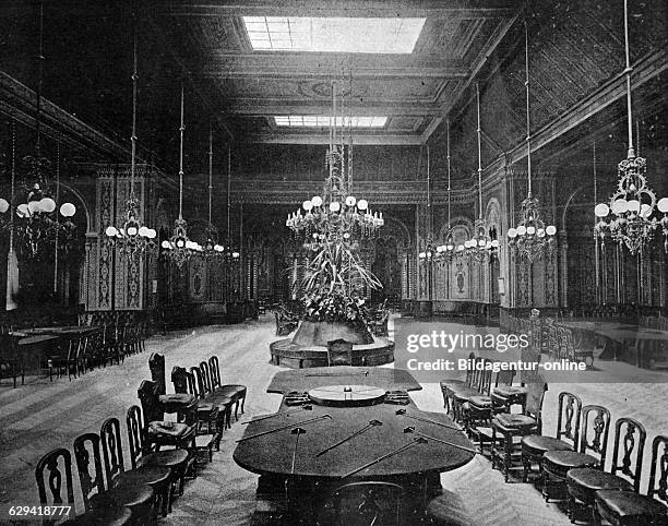 Early autotype of the salle de jeux, game room, casino monte carlo, monte carlo, monaco, historical photo, 1884