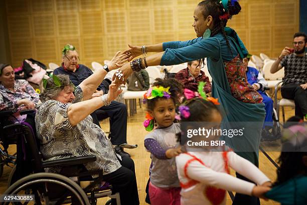 Intergenerational Work Photos and Premium High Res Pictures - Getty Images