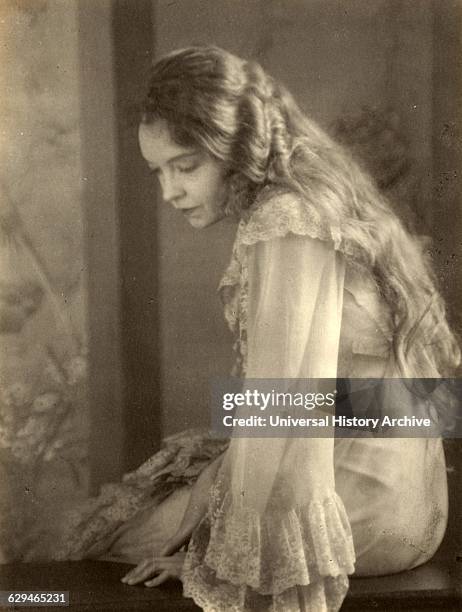 Lillian Gish, as Yelena Andreyevna 1930 production of Uncle Vanya.